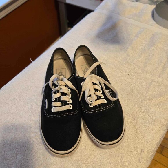 Vans lowpro black shoe sneaker 6.5 women like new - Picture 4 of 6